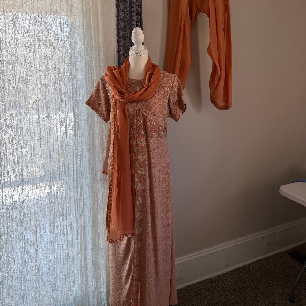 Private Collection Salwar Kameez 3pc Set Peach Embroidered Size Small